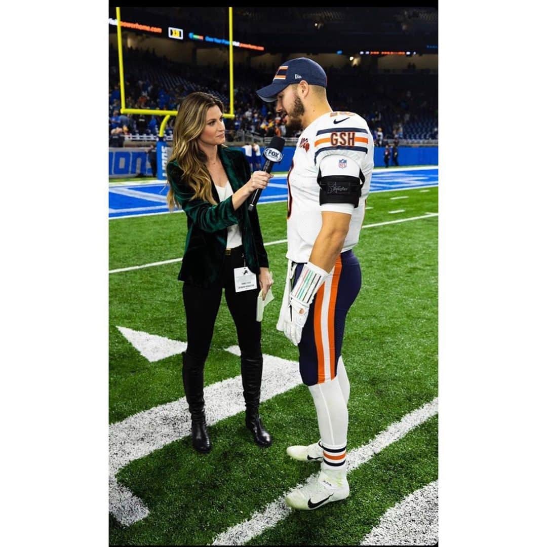 エリン・アンドリューズのインスタグラム：「Thanksgiving in Detroit @tapiaphoto」