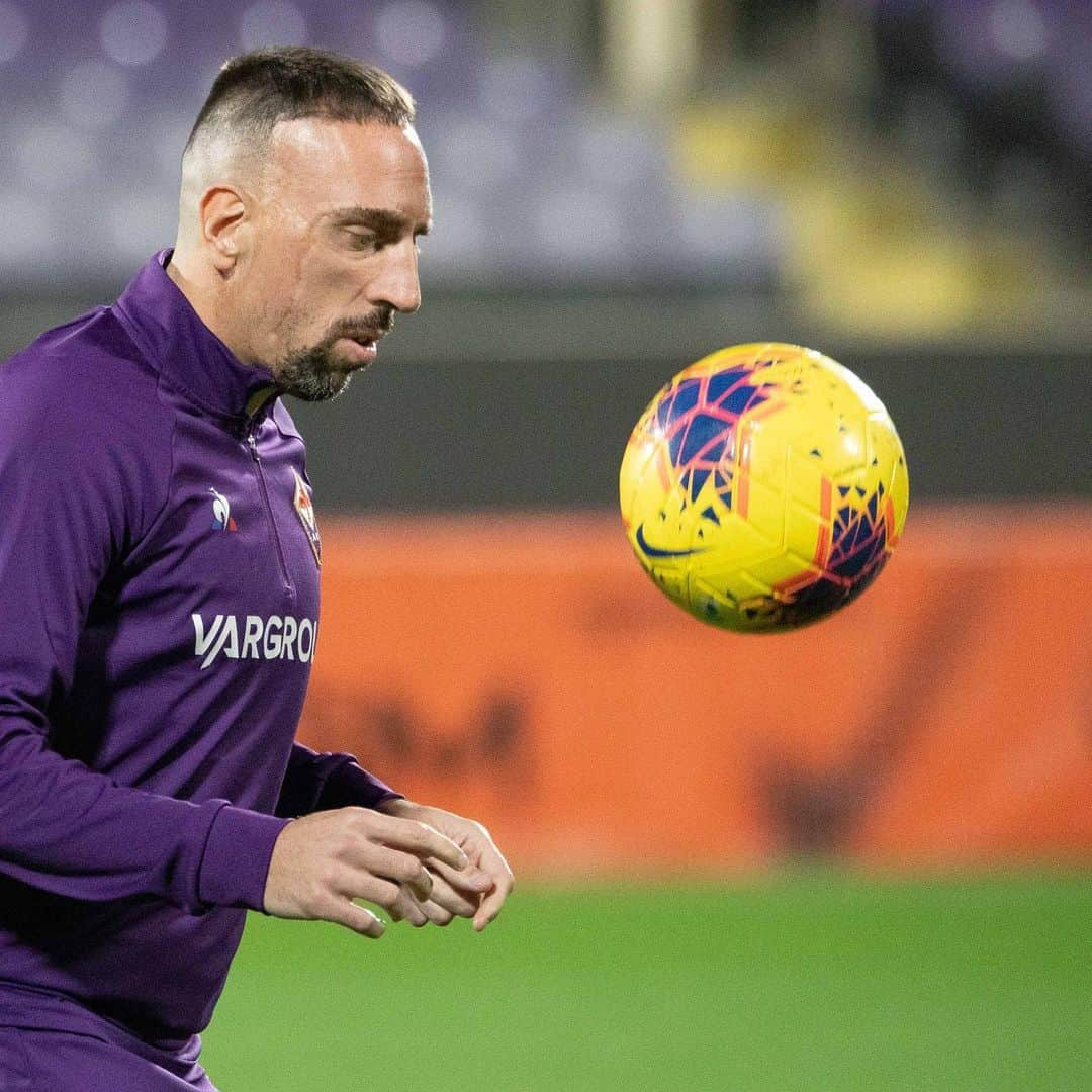 ACFフィオレンティーナさんのインスタグラム写真 - (ACFフィオレンティーナInstagram)「⚽️ 👀 🔜 #FiorentinaLecce  #ForzaViola 💜 #Fiorentina #Football #SerieA #Ribery #Pedro #Caceres #Training」11月30日 3時25分 - acffiorentina