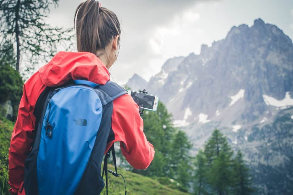 マチルド・ベセーラさんのインスタグラム写真 - (マチルド・ベセーラInstagram)「Cette fois-là j’avais pas pu résister 🤳... Entourée de montagnes 🏔 et de l’ami @thom_ferry 📸 lors d’un moment d’évasion privilégié 🤩 ⁣ ⁣ Couldn’t help but capture the moment this time 🤳... Surrounded by mountains 🏔 in the heart of pristine nature, and with my great friend @thom_ferry 📸 A beautiful afternoon escape that will be remembered 🤩⁣ ⁣⁣ 📸 @thom_ferry⁣⁣ ⁣⁣⁣ @thenorthfaceuk | @arkose.climbing | @scarpafrance | @snap.climbing | @hondafrance | @wildcountry_official | @mytendon⁣⁣ ⁣⁣⁣ #presentmoment #grateful #liveinthepresent #montblanc #chamonix #mountains #moutainlovers #adventurelife #hikinggirl #climbinggirl #natureaddict #ourplanetdaily #naturephotography #naturebeauty #naturelovers #adventuregirl #adventuretime #mothernature #wellness #blissful #landscape #wanderwomeninc #wanderlust #happylife #outdoors #neverstopexploring #followyourdreams #womenwhoexplore」11月30日 3時48分 - mathildebecerra