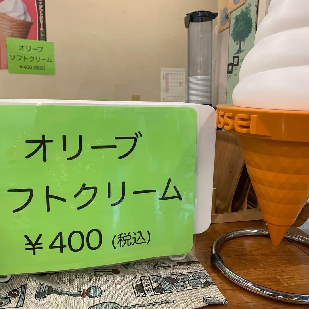 山内要さんのインスタグラム写真 - (山内要Instagram)「ここのソフトクリーム うまかばいた！ #慶徳二郎 #ミケネコオリーブ  #ソフトクリーム #上天草市」11月30日 4時05分 - keitokujiro