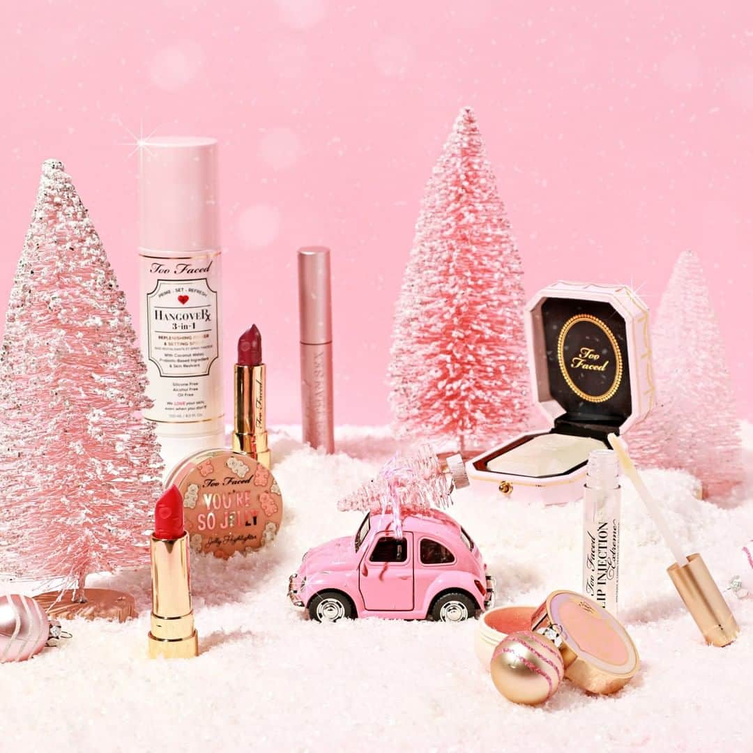 Too Facedさんのインスタグラム写真 - (Too FacedInstagram)「OMG! PINK FRIDAY IS HERE! 💕🎉 Hurry and head over to toofaced.com to enjoy 30% off site-wide + free US shipping*! 🔥 Tag a bestie who wouldn't want to miss this! 🛍️⁣ #toofaced ⁣ *Excludes Clover, Christmas markdowns, and daily deals」11月30日 4時00分 - toofaced