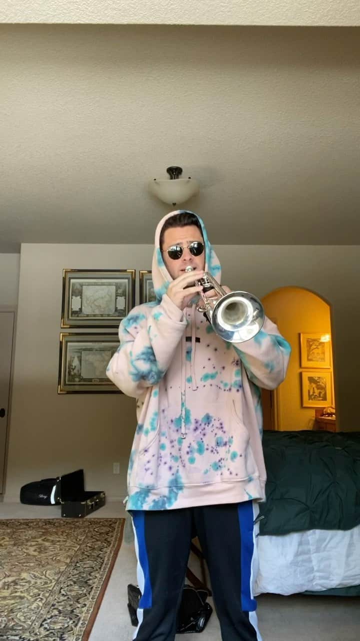 ギャレット・バックストロームのインスタグラム：「When you haven’t played an instrument since you were a child and you think you can pick up right where you left off...🎺 🤦🏻‍♂️」