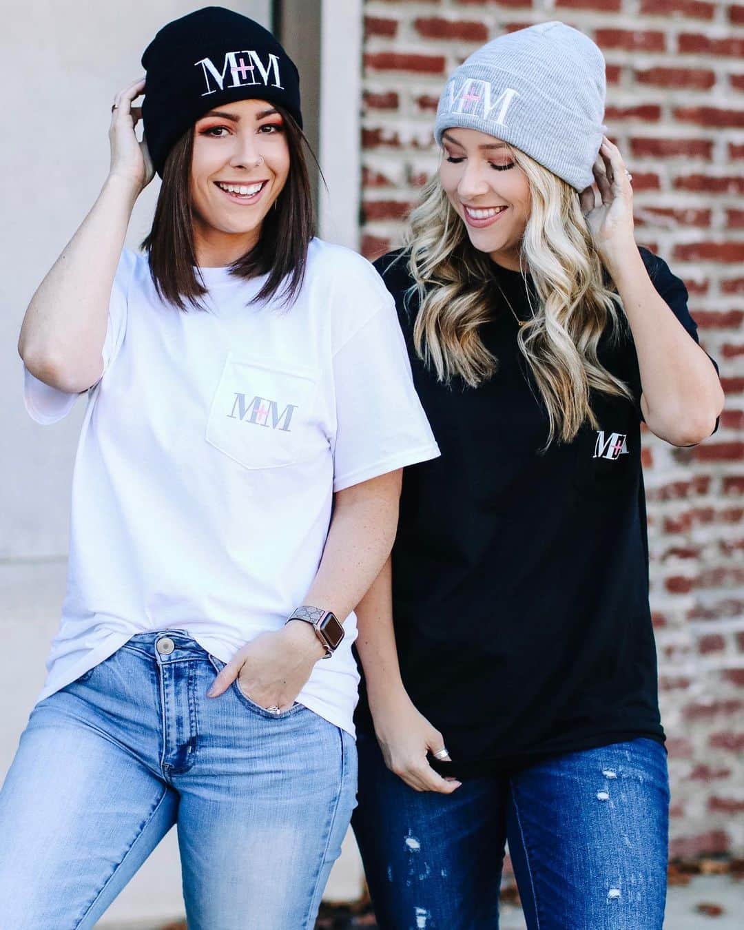 Tracy and Stefanieのインスタグラム：「Happy Black Friday!! Snag 40% off LIMITED Time only!! @madisonandmallory! Use code  YT40 at checkout! Link in bio.😍 PS Did you go out #blackfriday shopping or are you a pjs and online kinda person?? #blackfriday2019 #blackfridaysale #onlineshopping #onlineboutique」