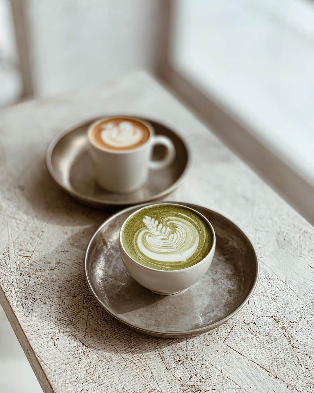 Yukicoさんのインスタグラム写真 - (YukicoInstagram)「𓂃𓋪 𓎦 𓏡 ⁣ 𝑮𝒐𝒐𝒅 𝑴𝒐𝒓𝒏𝒊𝒏𝒈  𝐷𝑜 𝑦𝑜𝑢 𝑙𝑖𝑘𝑒 𝑡𝑜 𝑑𝑟𝑖𝑛𝑘 𝑀𝑎𝑡𝑐ℎ𝑎? 𝑂𝑟 𝑑𝑜 𝑦𝑜𝑢 𝑝𝑟𝑒𝑓𝑒𝑟 𝑒𝑎𝑡𝑖𝑛𝑔? ‥‥‥‥‥‥‥‥‥‥‥‥‥‥‥‥‥‥‥‥‥‥‥‥‥‥‥‥‥‥‥‥‥‥ #coffeetime#coffeecups#dailycoffee#coffeeaddict#coffeeart#coffeegram#foodstagram#beautifulcuisines#cupsinframe#coffeenclothes#coffeelife#coffeetime#coffeecup#latteartgram#latteart#vscocoffee#cups_are_love#kyotosightseeing#kyotocoffee#waldenwoodskyoto#waldenwoods#京都グルメ#カフェ巡り#京都カフェ#京都コーヒー#ラテアート#京都モーニング」11月30日 4時44分 - yukicolifecom