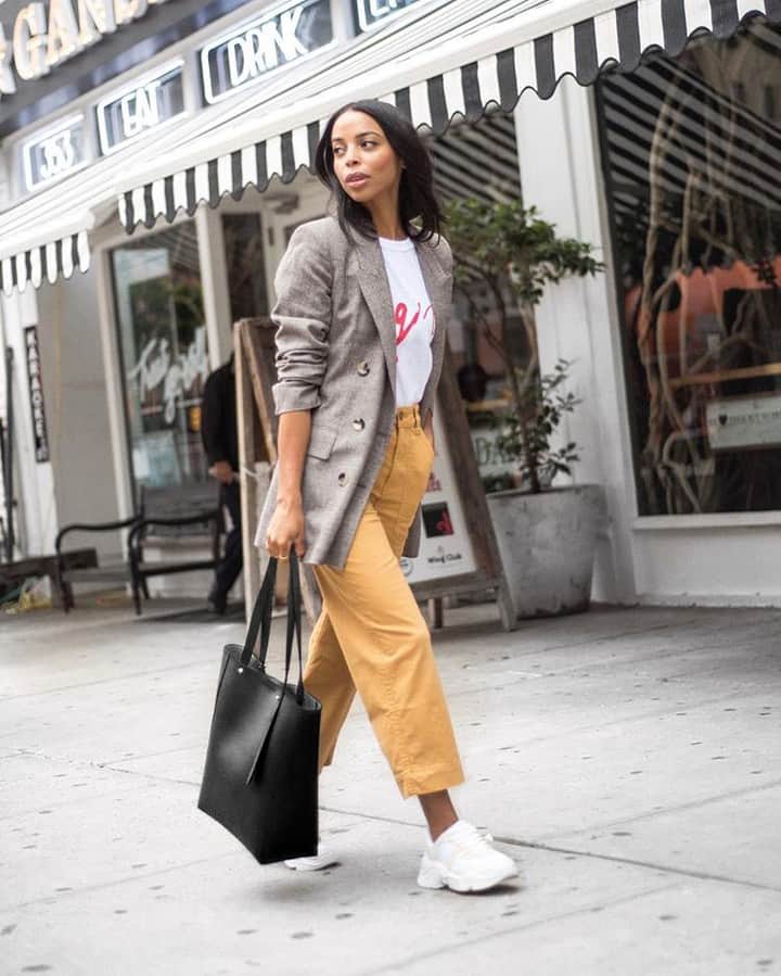 のインスタグラム：「I love a good tote, this #stella is a goodie...and she’s made it to our sale! Get her before she’s gone!」