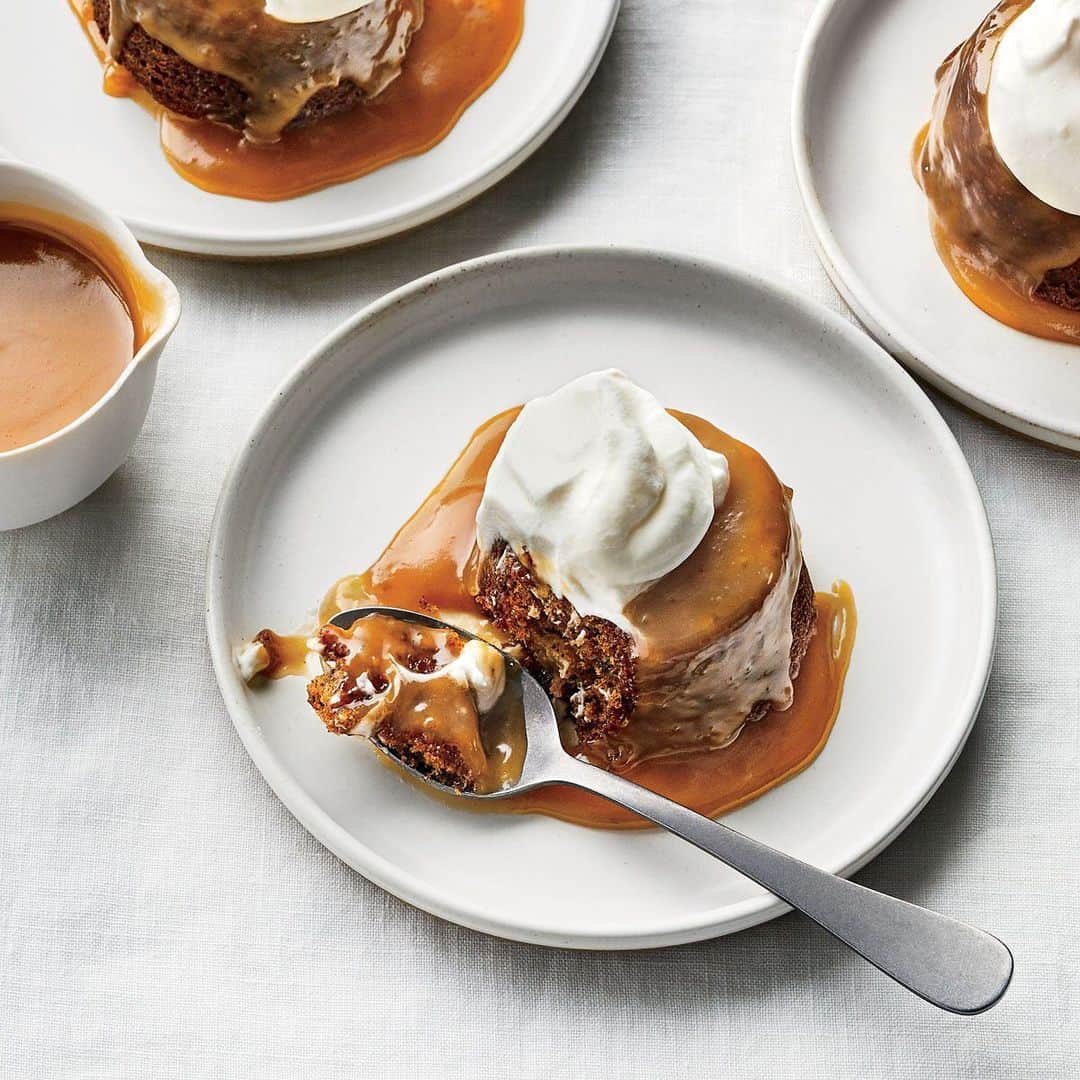 Food & Wineさんのインスタグラム写真 - (Food & WineInstagram)「We totally agree with @gailsimmonseats—it's impossible to pass up anything with "sticky toffee" in the name. These pear sticky toffee cakes with miso-caramel sauce are our holiday kryptonite, too. Tap the link in our bio for her recipe, from our November issue. 📷: @gregdupree」11月30日 5時11分 - foodandwine