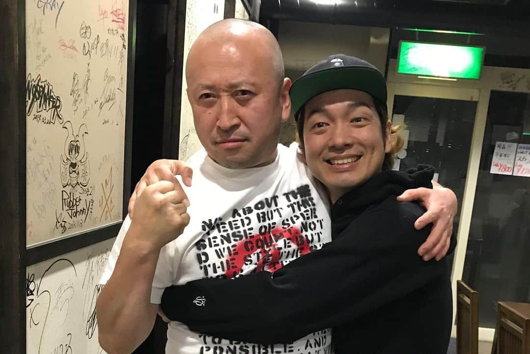 須賀真太郎さんのインスタグラム写真 - (須賀真太郎Instagram)「2019.11.29 @宮古COUNTER ACTION "The Awakening TOUR" w/ HAWAIIAN6, locofrank  宮古最高だったー！！ ロコダスト6で来れて本当に良かった☆ しかしこの3バンド集まるとバックステージがずっと騒がしい（笑） ステージ袖もふざけ狂ってる（笑） つまり最高なのです☆  面白い顔の写真しっかり入れときましたw  photo by 岩渕直人」11月30日 5時16分 - sugacurry