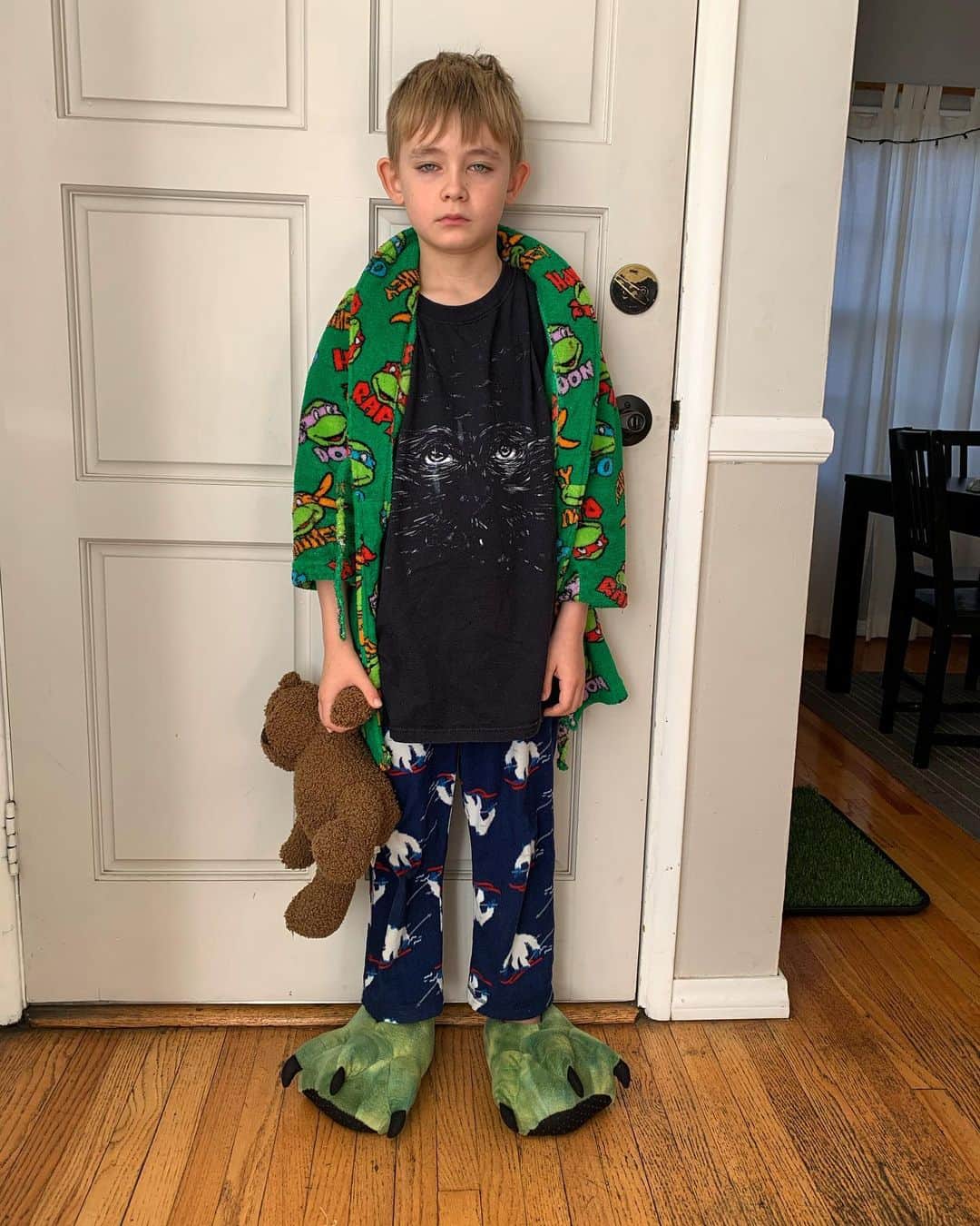 ブライス・ジョンソンさんのインスタグラム写真 - (ブライス・ジョンソンInstagram)「Kinda jealous of my sons #blackfriday outfit. Teenage Mutant Ninja Turtle robe 🐢 ,Bigfoot shirt, Yeti pajama bottoms, dinosaur feet 🦖 . And Teddy Bear 🧸 in tow. . . .  #tmnt #teenagemutantninjaturtle #bigfoot #yeti #dinosaur #teddybear #bestoutfit #bestoutfitever」11月30日 5時52分 - mrbrycejohnson