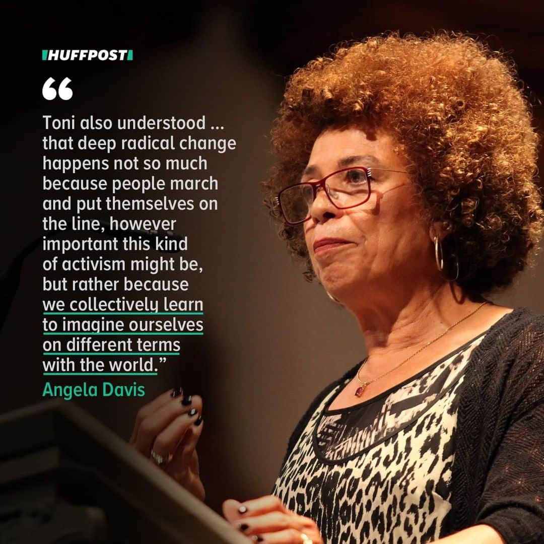 Huffington Postさんのインスタグラム写真 - (Huffington PostInstagram)「Civil rights icon and activist Angela Davis spoke in honor of Toni Morrison’s legacy at a recent memorial for the author. 🙏 Morrison, who won the 1993 Nobel Prize in Literature, died in August at age 88. The memorial took place in New York City, where a crowd of over 3,000 people gathered to mourn Morrison’s death. In addition to being a celebrated author, Morrison was an editor at Random House for nearly two decades. Speaking about Morrison’s intention to publicize the works of Black activists who marched or protested, Davis said that as an editor, Morrison made sure “there was a published record” of those who “put themselves on the line.” “Toni also understood much better than anyone else, I believe, that deep radical change happens not so much because people march and put themselves on the line, however important this kind of activism might be,” Davis said, “but rather because we collectively learn to imagine ourselves on different terms with the world ― we realize that we can change, along with the conditions of our lives.” // Head to the link in bio for more. // 📷: Getty Images」11月30日 6時01分 - huffpost