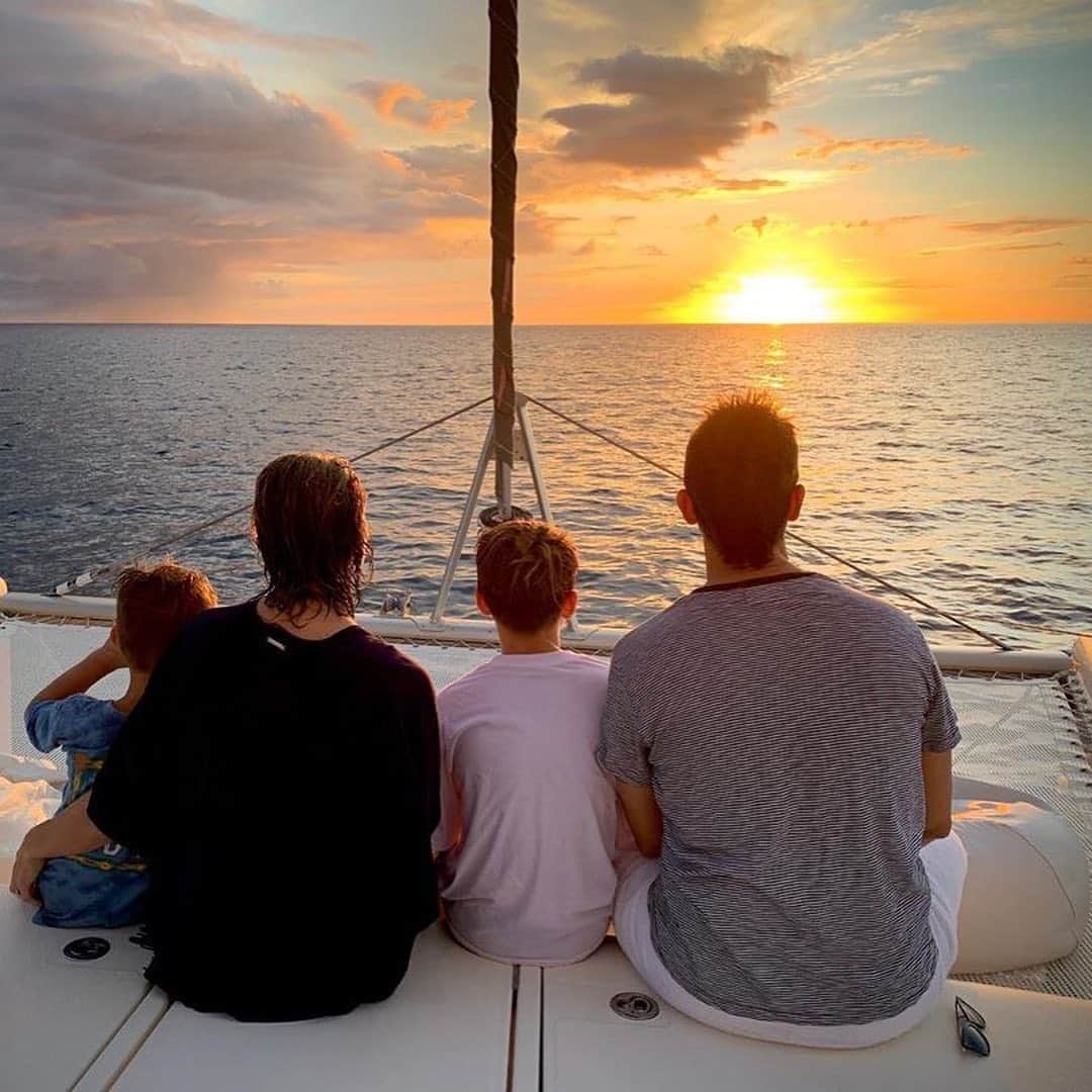 backstreetboysさんのインスタグラム写真 - (backstreetboysInstagram)「Thankful to be surrounded by incredible family 🖤」11月30日 6時15分 - backstreetboys
