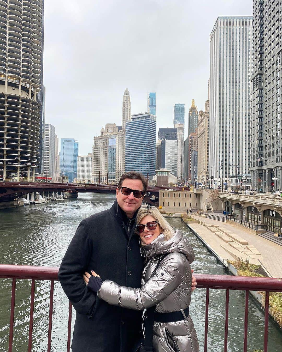 ボブ・サゲットさんのインスタグラム写真 - (ボブ・サゲットInstagram)「Lovin’ Chi-town wit my wifey @eattravelrock rollin’ on the river.」11月30日 6時15分 - bobsaget