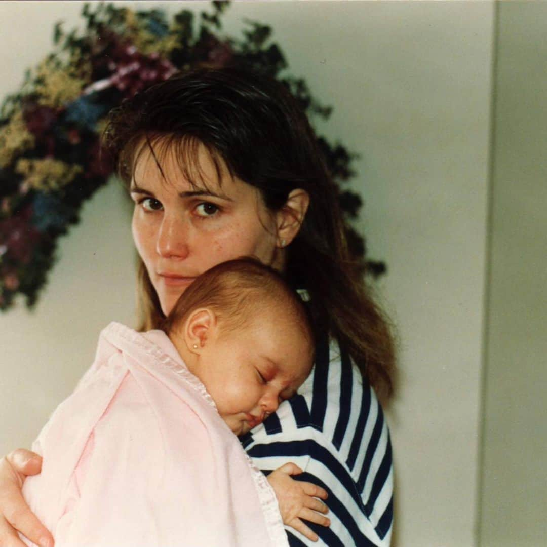 キミー・マイズナーさんのインスタグラム写真 - (キミー・マイズナーInstagram)「Happy birthday to the woman I’ve looked up to my entire life, my maid of honor, my best friend...my mom ❤️ I love you beyond words! . . . 📸: @whitelanestudio」11月30日 6時19分 - kmeiz12