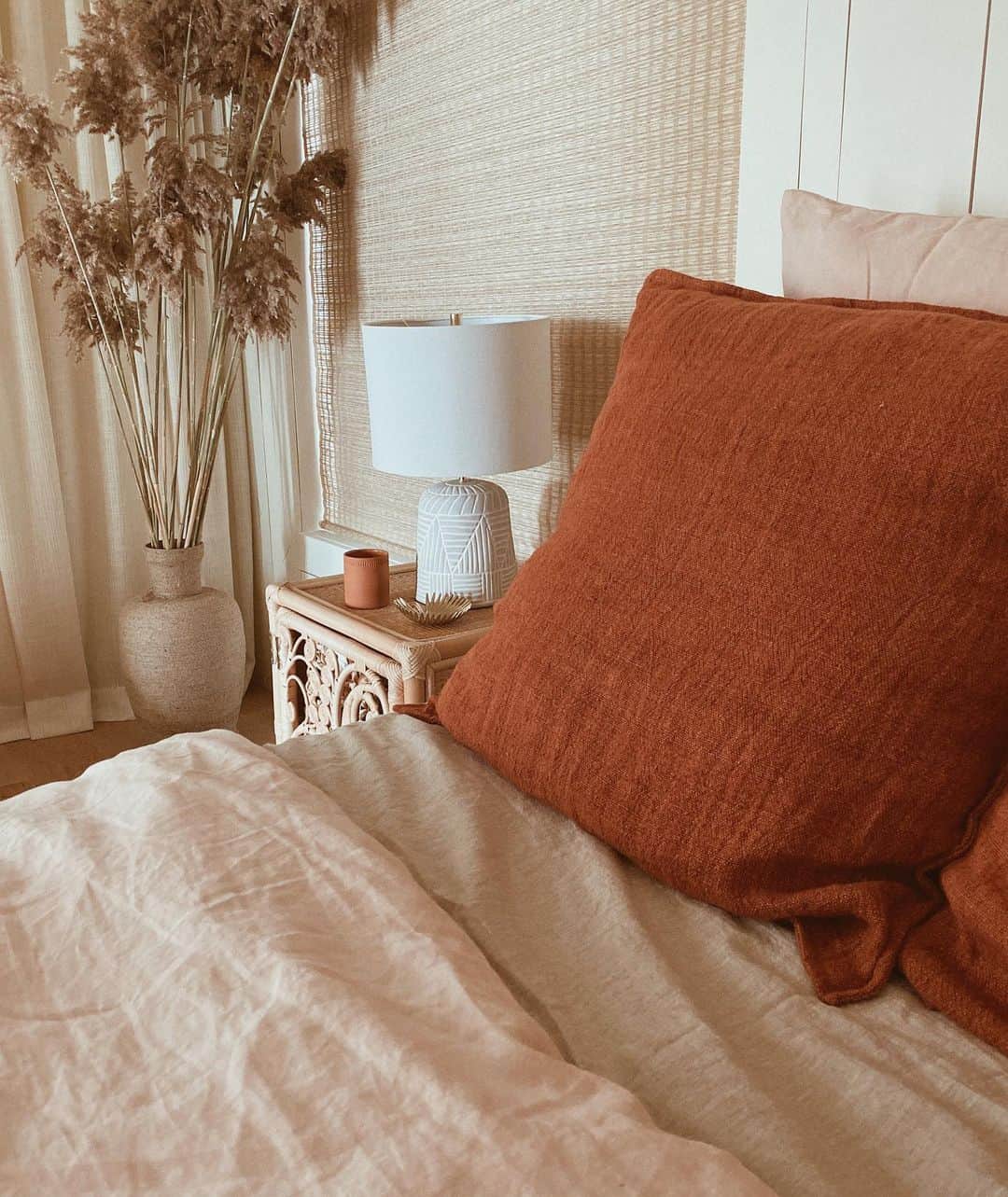 Cara Van Brocklinさんのインスタグラム写真 - (Cara Van BrocklinInstagram)「My happy place🌾! I am adding all these pieces to my @liketoknow.it because they are all on sale for Black Friday! Do not miss out! This bedding is a complete dream from @luluandgeorgia! http://liketk.it/2HzCc」11月30日 6時25分 - caraloren