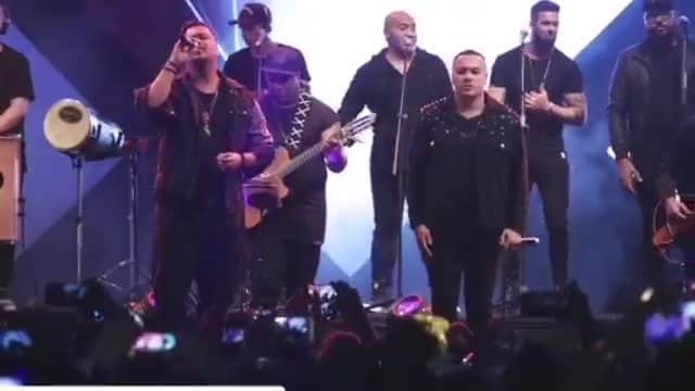 Sorriso Marotoのインスタグラム：「Opaaa! Quem já foi lá assistir? 😀  #Repost @cantorvitinho ・・・ #Cansei música linda com a participação do @SorrisoMaroto já lá no YouTube link nos stories. ⠀⠀⠀⠀⠀⠀⠀⠀⠀ #DVDSonhos #Vitinho」