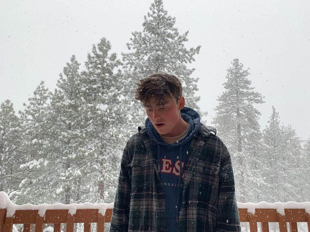 スペンサー・リストさんのインスタグラム写真 - (スペンサー・リストInstagram)「Snowed in❄️」11月30日 6時43分 - spencerlist