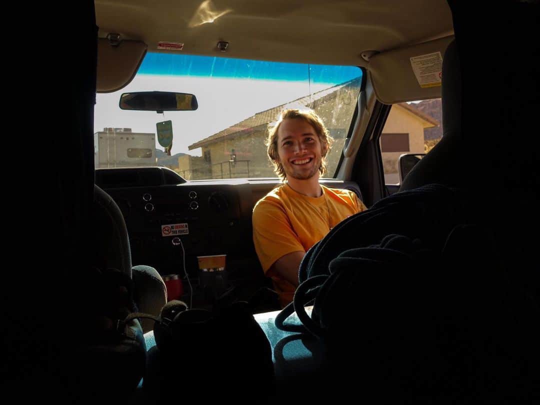 トビー・レグボのインスタグラム：「Happy place. I want to rock climb and  live in a van...preferably in the 70s」