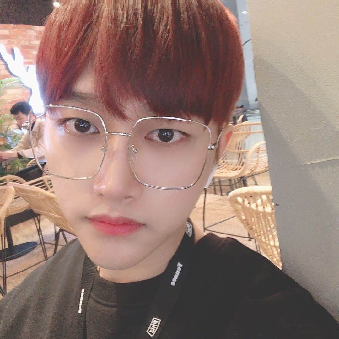 IN2ITさんのインスタグラム写真 - (IN2ITInstagram)「D-5 !!!!!! 안경 get!!! 주말인데 인투유는 뭐해요???😱😱 #인투잇 #인투유 #IN2IT #IN2U #연태 #yeontae #주말 #뭐할까 #흑당 #맛있다 #안경 #get #곧_유럽투어 #IN2ITxION #IN2ITxION_EU #폴란드 #루마니아 #불가리아 #Poland #Romania #Bulgaria #D-5 #D-day #EuropeTour #Europe #유럽 #기대기대」11月30日 18時13分 - official_in2it