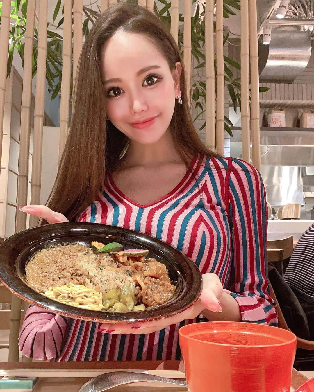 桜ゆみさんのインスタグラム写真 - (桜ゆみInstagram)「. 神楽坂でカレーランチ🍛だよ♥️ ずっと気になっていた @akomeya_tokyo  で😋 こういうナチュラル系ショップすき〜💖💖 カレー大好き〜😍💕 . #akomeya #akomeyatokyo #akomeya厨房 #akomeyatokyoinlakagu #アコメヤ #アコメヤトウキョウ  #アコメヤ厨房  #神楽坂カフェ #神楽坂グルメ #神楽坂ランチ  #神楽坂ディナー #神楽坂ごはん #神楽坂散歩 #ビリヤニ #カレー巡り  #maisondebeaute #メゾンドボーテ #歌舞伎町 #キャバクラ #キャバ嬢 #gentlemanzclub #ジェントルマンズクラブ #ジェントル #桜ゆみ #新宿 #銀座 #西麻布 #松本 #六本木 #北新地」11月30日 16時39分 - yumi.sakura1111