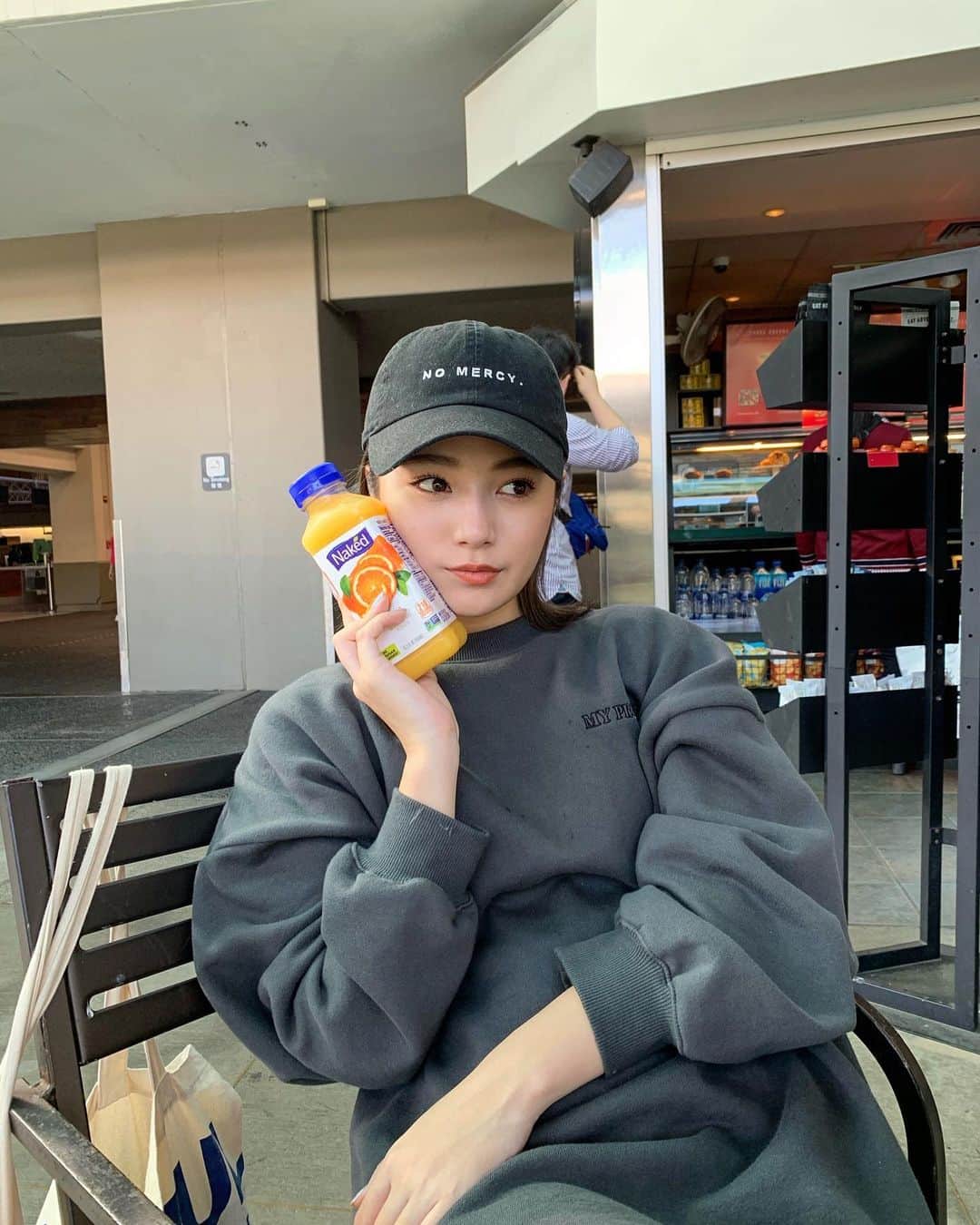 浪花ほのかのインスタグラム：「、 、 、  Hawaiiはもう夜の22:00だよ！！🍗 少しの間ハワイ投稿たくさんになりそうだけど大丈夫？！🥺」