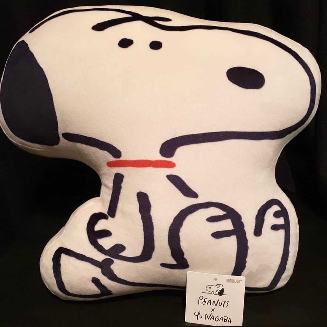 のインスタグラム：「thanks♡ @uniqlo  PEANUTS × YU NAGABA #SNOOPY #uniqlo #yunagaba  #charliebrown #snoopymania  #snoopygrams #UT #peanuts #長場雄 #コラボ　#限定 #スヌーピー #スヌーピーコーデ  #チャーリーブラウン  #スヌーピー大好き #可愛い #スヌーピー好きと繋がりたい  #ユニクロ　#ユニクロコーデ  #クッション　#インテリア　#雑貨 #モデル #ファッションモデル  #撮影 #撮影モデル #メンズモデル #メンズファッション  #お洒落さんと繋がりたい  #インフルエンサー」