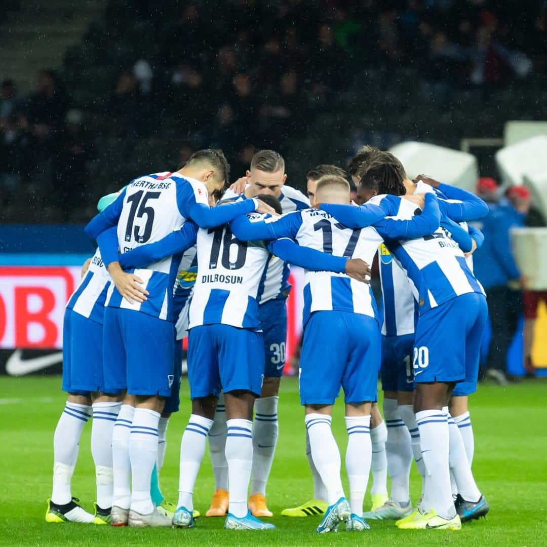 ヘルタ・ベルリンさんのインスタグラム写真 - (ヘルタ・ベルリンInstagram)「Gemeinsam gegen den BVB! 🔵⚪ SPIELTACH, Herthaner! . . #team #fans #support #bundesliga #spieltag #matchday #heimspiel #olympiastadionberlin #berlin #gemeinsam #bscbvb #hahohe #herthabsc」11月30日 17時00分 - herthabsc