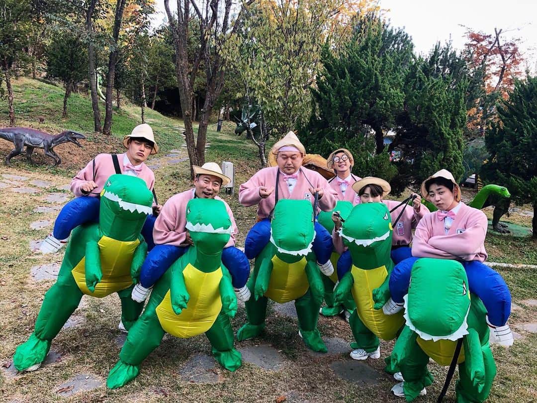 DINDINのインスタグラム：「즐거운 우리 위플레이 🤗  #본방사수 #위플레이 #그리운날」