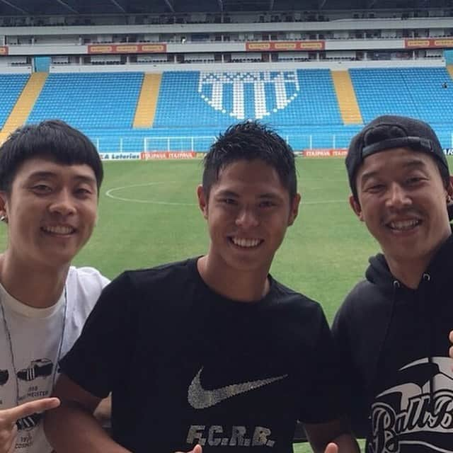 横田陽介さんのインスタグラム写真 - (横田陽介Instagram)「Reunion⚽️ 2019→2014 @toshiyatojo @tayfslife  #freestylefootball #brasil #soccer #ballbeat #ballbeatcrew #KBJlife」11月30日 17時14分 - yosukeyokota