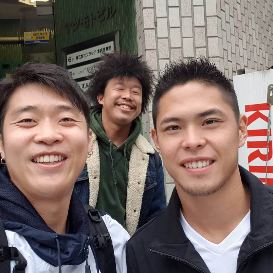 横田陽介さんのインスタグラム写真 - (横田陽介Instagram)「Reunion⚽️ 2019→2014 @toshiyatojo @tayfslife  #freestylefootball #brasil #soccer #ballbeat #ballbeatcrew #KBJlife」11月30日 17時14分 - yosukeyokota