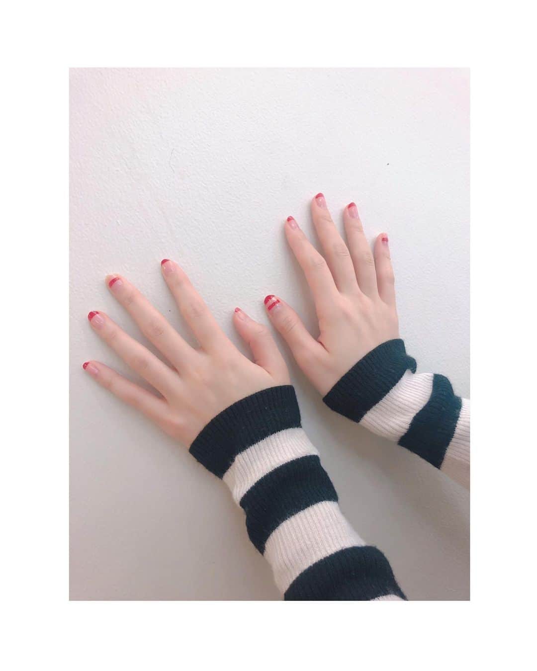 吉岡里帆さんのインスタグラム写真 - (吉岡里帆Instagram)「今日の爪。  #ネイル」11月30日 17時33分 - riho_yoshioka
