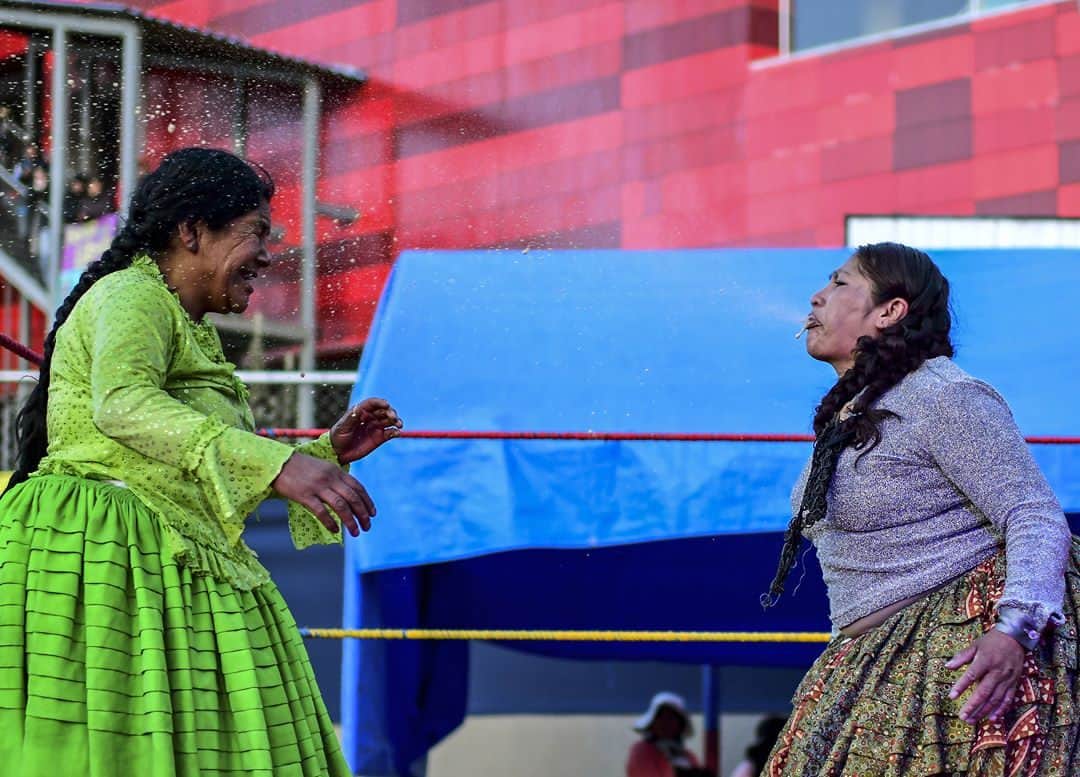 AFP通信さんのインスタグラム写真 - (AFP通信Instagram)「#AFPrepost @afpsport 📷 @rschemidt - Bolivian wrestler Ana Luisa Yujra (L), aka "Jhenifer Two Faces" and Lidia Flores, aka "Dina, The Queen of the Ring", both members of the Fighting Cholitas, fight at Sharks of the Ring wrestling club in El Alto, Bolivia, on November 24, 2019. After a fortnight hiatus due to anti-government protests and blockades, the Fighting Cholitas are back in the ring. The unrest was triggered by the disputed October 20 election, which Evo Morales claimed to have won and opposition groups said was rigged.」11月30日 9時20分 - afpphoto