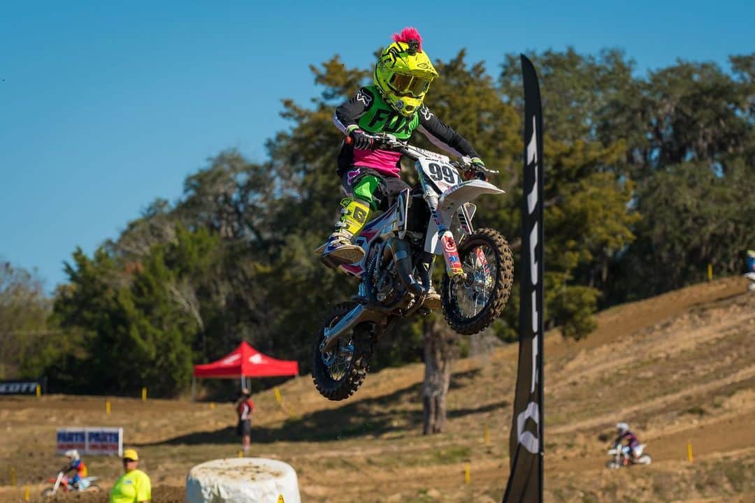 Racer X Onlineさんのインスタグラム写真 - (Racer X OnlineInstagram)「☝🏻 more day of racing at Mini O’s // Swipe 👈🏼 for some @christianemunoz photos from all the first motos | Be sure to tune into the final Motos at 8am EST tomorrow on RacerTV.com #LinkInBio #MiniOs #Gatorback #Motocross #Championships  @unlimitedsportsmx」11月30日 9時44分 - racerxonline