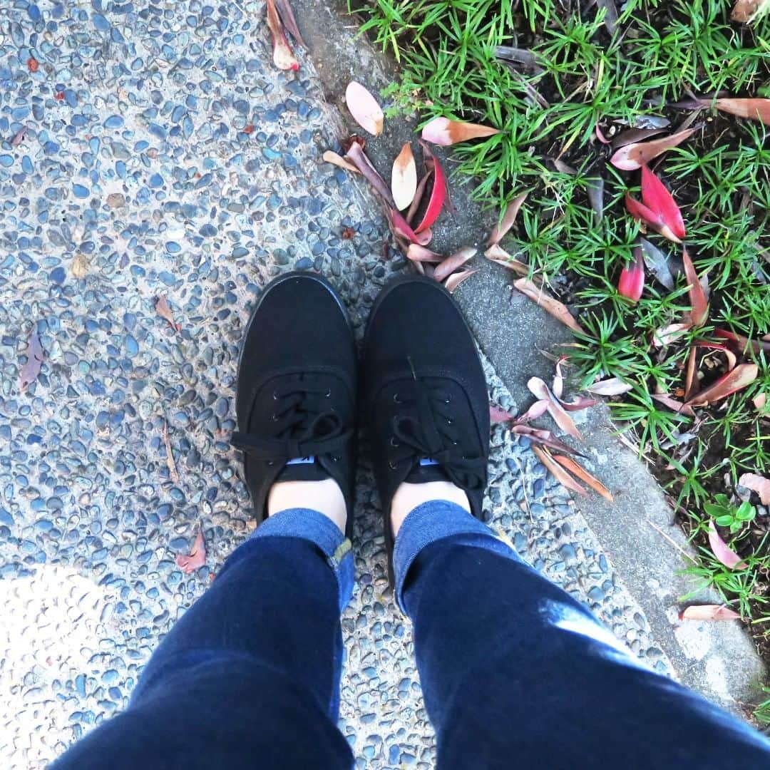 Keds Japanさんのインスタグラム写真 - (Keds JapanInstagram)「CHAMPION OXFORD CVO⁠ Black / ¥4,500+tax⁠ ⁠ #Keds #ladiesfirst #kedsstyle #sneakers #sneakerholics #kickstagram #sneakerlover #sneakergirl #casualoutfits #womanstyle #womanfashion #ootd #outfit #casualstyle #skinnyjeans #myfavroad #holidayseason #xmas #christmas #christmaspresent ⁠ #ケッズ #スニーカー #黒スニーカー #カジュアルコーデ #👟#🍂」11月30日 10時00分 - keds_japan