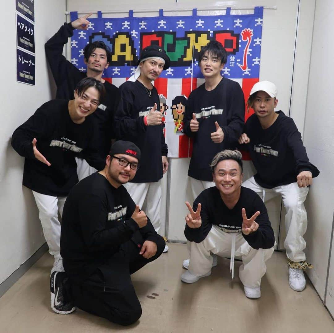 KIMI さんのインスタグラム写真 - (KIMI Instagram)「LIVE DA PUMP 2019 「FUNKY TRICKY  PARTY」14公演目 北海道は札幌文化芸術劇場hitaru 初日‼️ たくさんのご声援をありがとうございました✨‼️ @m.c.a.t1993 さんの故郷でもある北海道でLIVEが出来てとっても嬉しいです‼️ @ariasaitoukey も相変わらず超カッコいいです、LIVEしてて超気持ち良すぎます‼️ 本日2日目、皆様に会えるのを楽しみにしています‼️ 2枚目にスライドしていただいて😅🙏 13公演目、石川県は本多の森ホール‼️ たくさんのご声援を本当にありがとうございました✨‼️ #感謝 #連鎖するスマイル #レインボーは空だけじゃない胸にも架かるぜ 💙💙💙💙💙💙💙」11月30日 10時08分 - kimi_da_pump