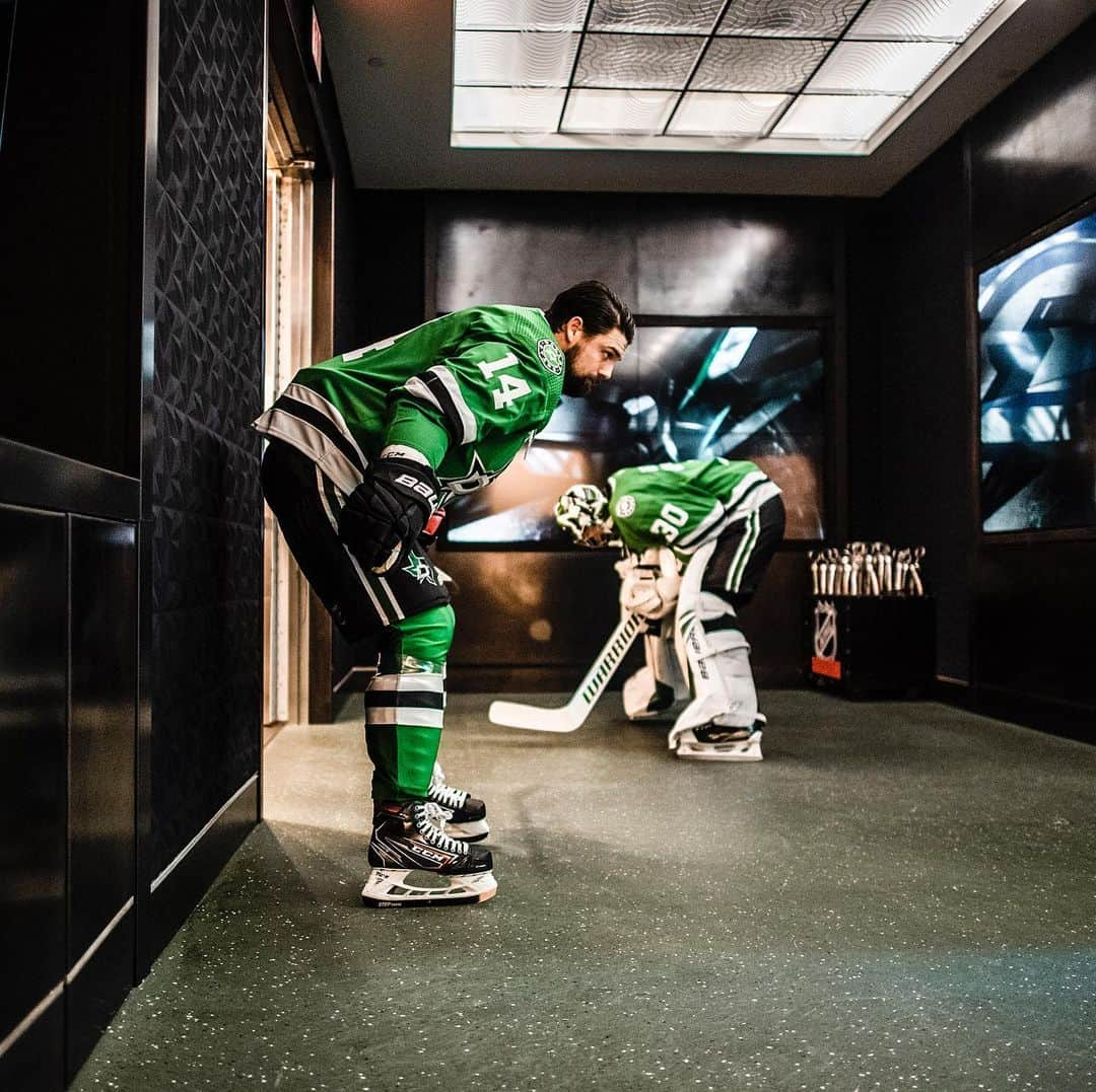 ダラス・スターズさんのインスタグラム写真 - (ダラス・スターズInstagram)「Go time in Dallas. #GoStars」11月30日 10時21分 - dallasstars