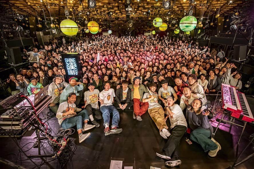 BASI（バシ）のインスタグラム：「2019.11.29 BIG THANX OSAKAAA!!! Photo by @el_curi_nho」