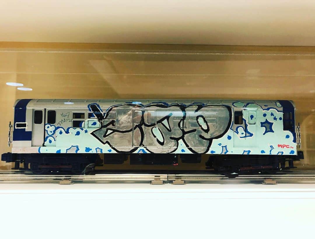 田中秀幸のインスタグラム：「MPC graffiti subway #graffiti #mpc #NYc」