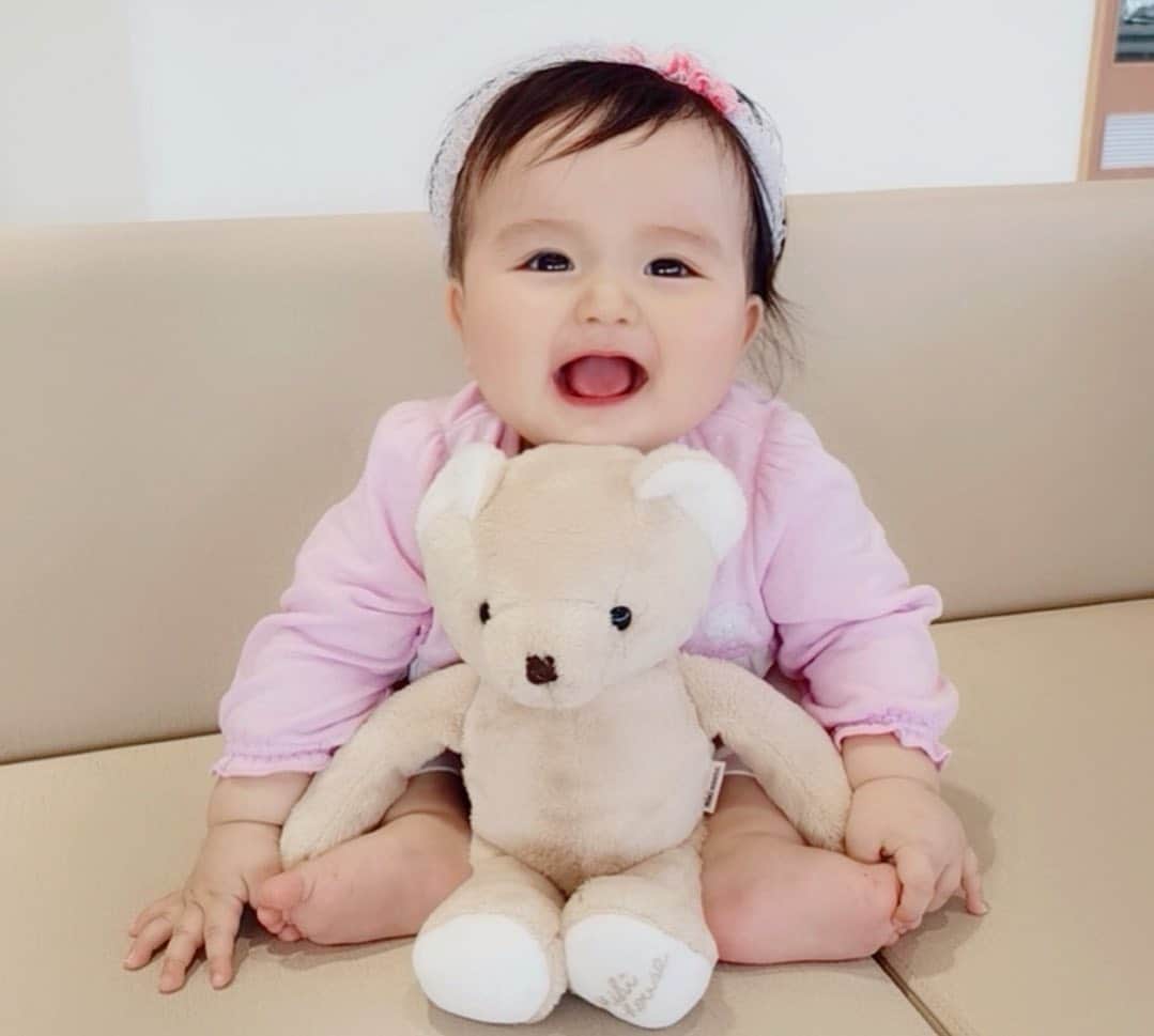 MIKI HOUSE ミキハウスさんのインスタグラム写真 - (MIKI HOUSE ミキハウスInstagram)「遊び疲れて、マイクロファーベアのぬいぐるみとそのままスヤスヤ…🧸 ベビーワンピースは柔らかなスエット素材で赤ちゃんに最適です。優しいラベンダーの色合いと胸元のデザインにこだわりました。  #mikihouse #babywear #babyfashion #babydress #babywearing #wintergift #ミキハウス #ベビーウェア #ハーフバースデー #ベビー服 #男の子ママ #女の子ママ #赤ちゃんのいる生活 #子どものいる暮らし #育児ママ #育児 #新米ママ #ベビーギフト #クリスマスプレゼント」11月30日 11時06分 - mikihouse.official