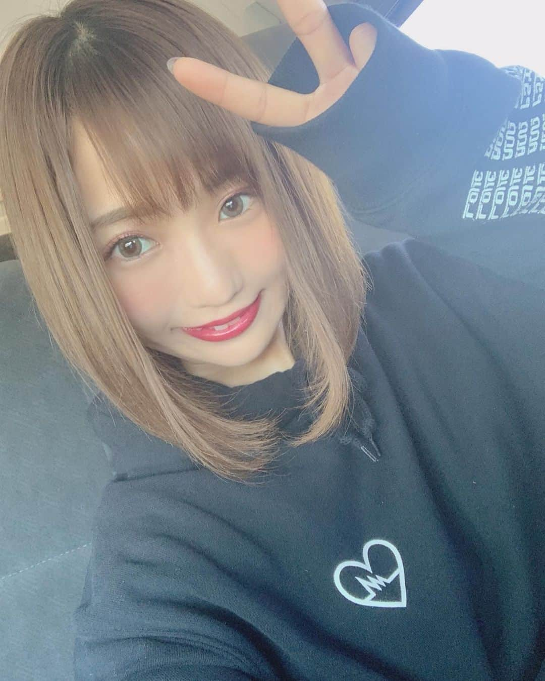 小林智絵さんのインスタグラム写真 - (小林智絵Instagram)「. . . . 名古屋へ向かっとります〜🐝。 . . . . #pimms #idol #kawaii #cute #japan #tokyo #nagoya #makeup #hair #codenate #code #ボブ #ボブヘアアレンジ #グレージュカラー #ピムス #アイドル #日本 #東京 #名古屋」11月30日 11時23分 - kobayashichie_1012