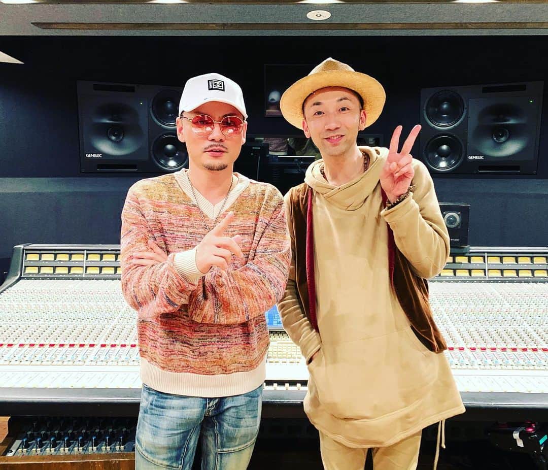 SPICY CHOCOLATEのインスタグラム：「✴︎ SPICY CHOCOLATEとかけまして、  モン吉と解く。  その心は⁉️ . #chocolatebabys #モン吉　 #FUNKYMONKEYBABYS #スチョパ #SPICYCHOCOLATE」