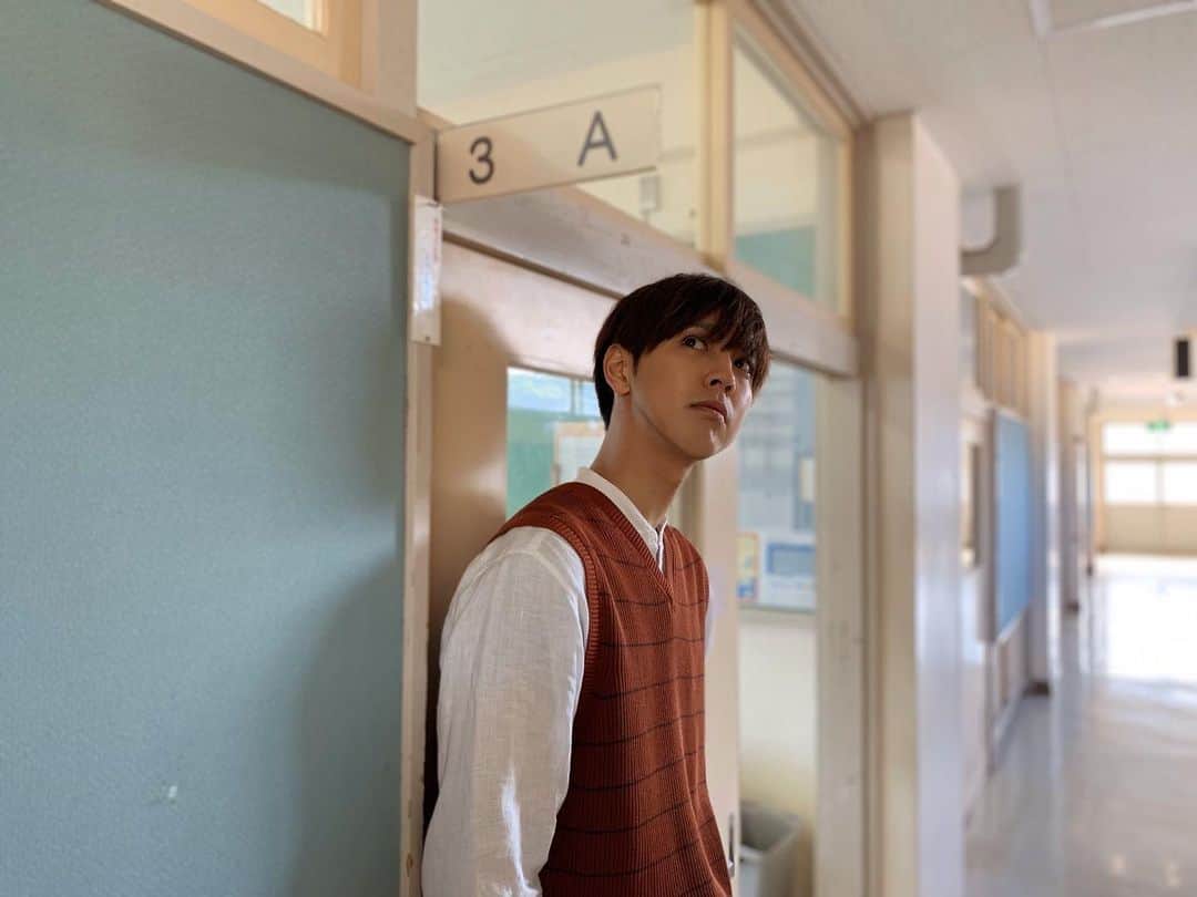のインスタグラム：「なんだか懐かしいな。﻿ ﻿ #shooting #school  #午前0時キスしに来てよ #12月6日公開 ﻿ #映画0キス#0キス#0kiss #ゼロキス #綾瀬楓」