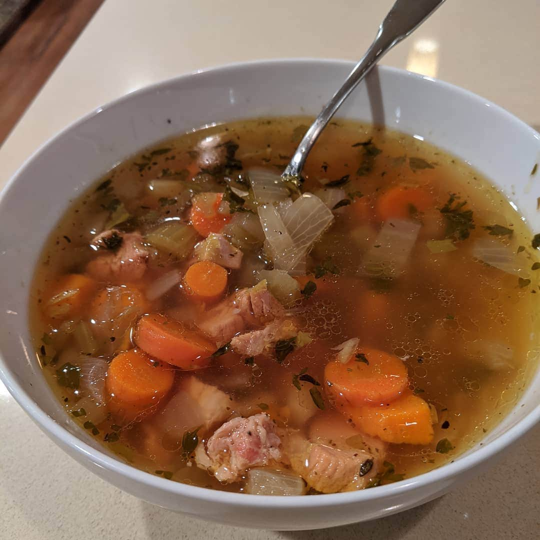 ウィル・ウィトンさんのインスタグラム写真 - (ウィル・ウィトンInstagram)「I turned turkey bones into stock, then I turned that stock into this. #dinner #multicooker」11月30日 12時07分 - itswilwheaton