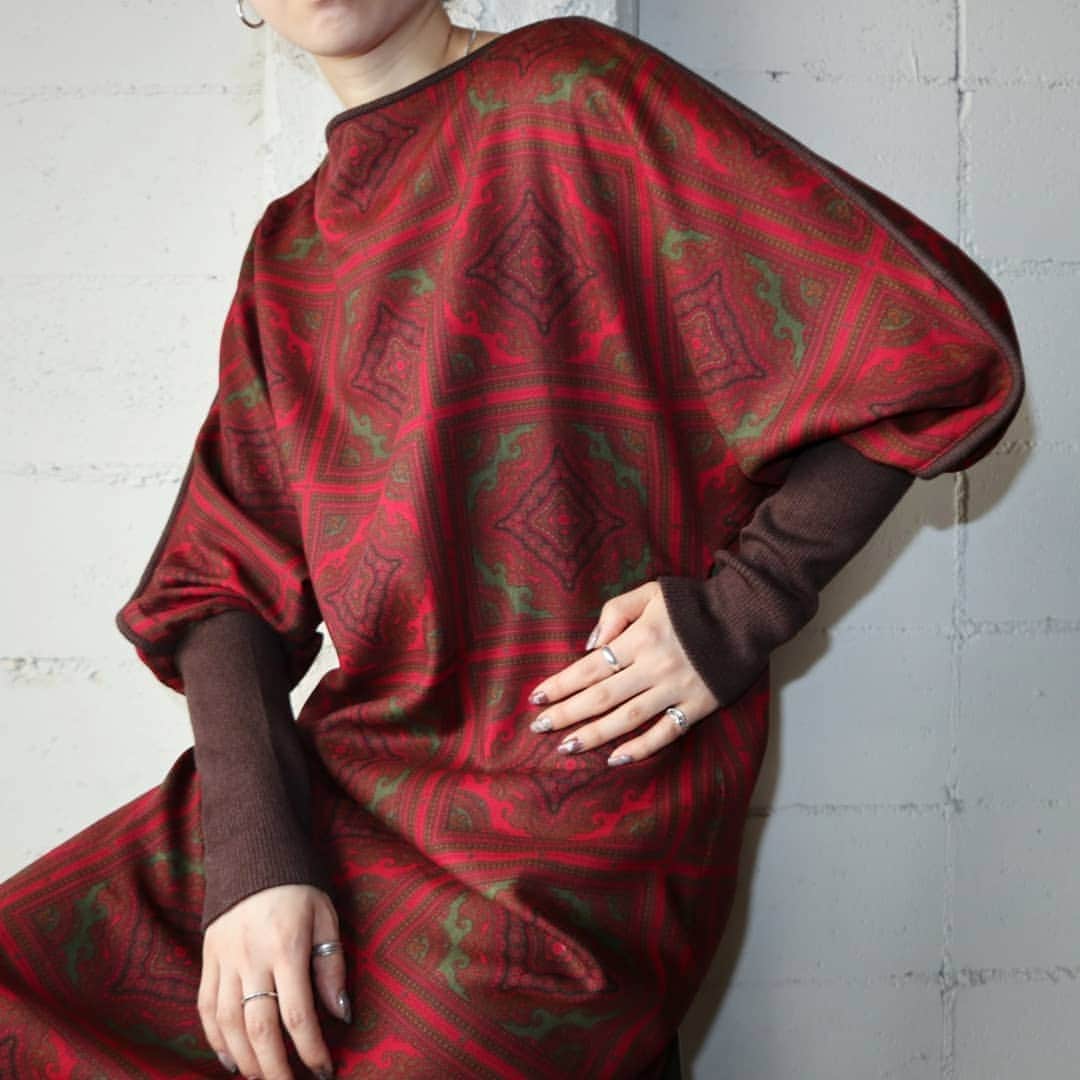 吉祥寺 古着屋 Orfeoのインスタグラム：「Long Rib Arabesque Pattern Dress  #orfeo #kichijoji #tokyo #vintage #used #fashion #coordinate #outfit #オルフェオ #吉祥寺 #東京 #古着 #ヴィンテージ#ユーズド #ファッション #コーディネート  掲載商品のお問い合わせはメールにて承っております。コメント、DMでのお問い合わせは受け付けておりませんのでご了承ください。」