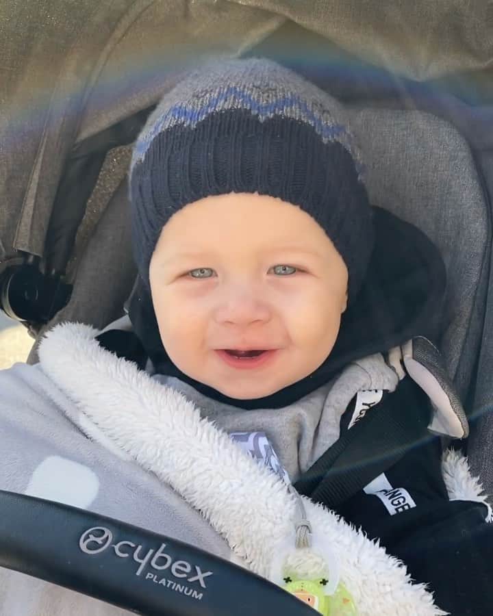 リアノン・ランゲラック（ミッチェル・ランゲラックの妻）のインスタグラム：「Dada @mitchlangerak 🥰💙」