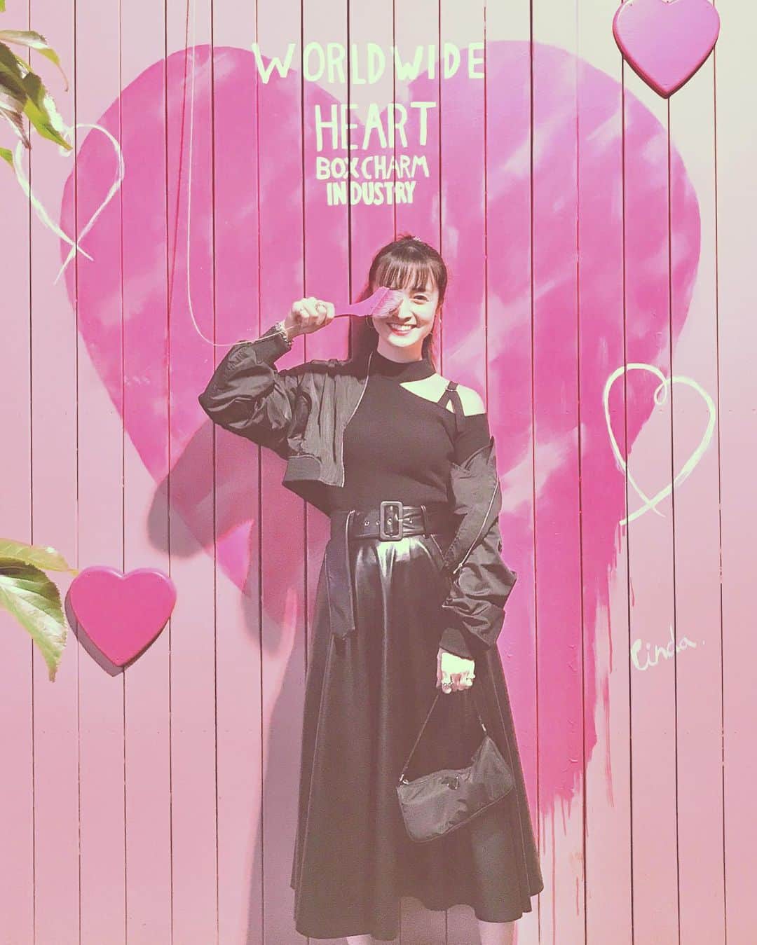 奥村佳恵さんのインスタグラム写真 - (奥村佳恵Instagram)「🎨💘 #heart #❤️ #pink #allblack」11月30日 13時01分 - okumura_kae