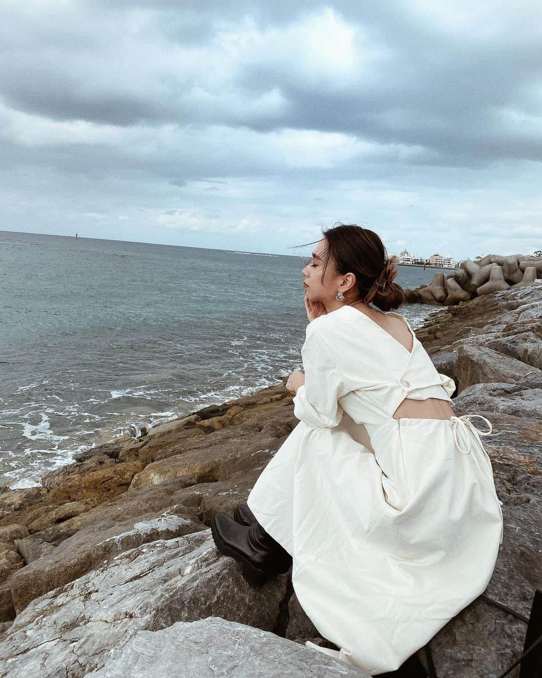 武村沙愛さんのインスタグラム写真 - (武村沙愛Instagram)「. . たそがれさん🏝 今日は曇り気味だけど12月目前に22度ってだけでしあわせ❤︎ 何回来ても沖縄の海だいすき。 . .  #沖縄旅行 #沖縄 #女子旅 #ゆる旅 #タビジョ」11月30日 13時17分 - sachika_takemura