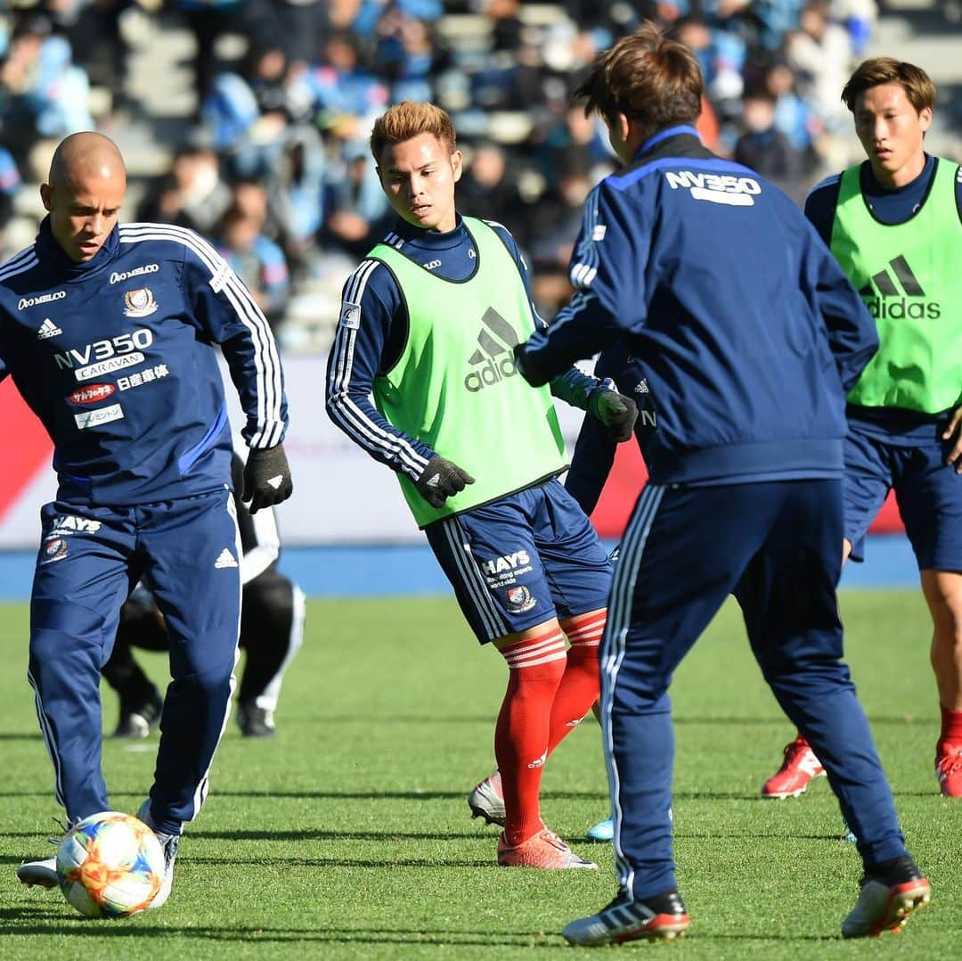 横浜F・マリノスさんのインスタグラム写真 - (横浜F・マリノスInstagram)「⚽️🏃‍♂️🔥﻿ ﻿ #fmarinos #Jリーグ #ウォームアップ #warmup #jleague #すべてはマリノスのために」11月30日 13時47分 - yokohamaf.marinos