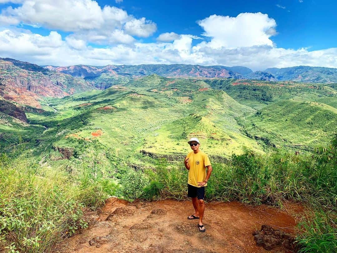 あっくんのインスタグラム：「広ーい大地のうーえで 僕らは生きているー。 #hawaii #kauaiisland  #kauai」