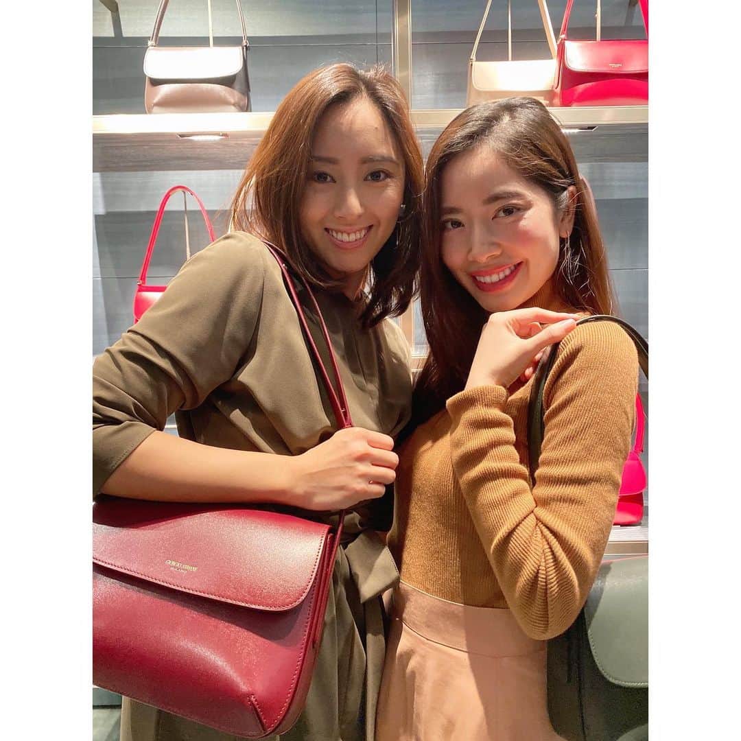 May Pakdee メイ パクディさんのインスタグラム写真 - (May Pakdee メイ パクディInstagram)「@armani #LaPrima bag launching party with this beauty☺️💕 Amani’s classic bags with edgy colors xx I would go to this green or their light blue 💚 #giorgioarmani . . . Mikiと#アルマーニ の#ラプリマ　バッグ発表会に行きました。沢山楽しい話しして、沢山笑った😂いつまでも話ししきれないー✨いつも楽し時間ありがとう🙈この後は勿論ワインとパスタ🍝🍷#ginzasix にて🤞🏼」11月30日 14時36分 - maypakdee