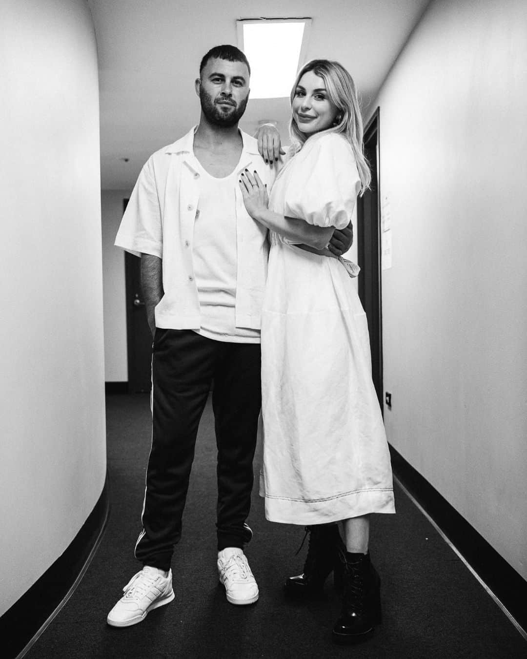 のインスタグラム：「Very lucky to have these two legends on the road with us for @grapevinegathering ❤️❤️ @ric_rufio @thisisowleyes」