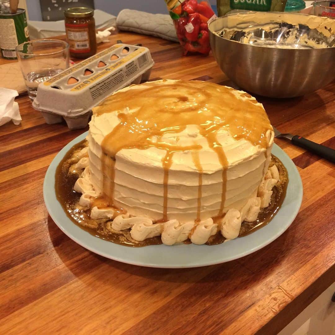 ラリー・ギリアード・Jrさんのインスタグラム写真 - (ラリー・ギリアード・JrInstagram)「Chip off the old block! Jadon @jadon_gilliard at work on an apple cake with whipped butter cream frosting and a caramel drizzle! It is delish!!! #baker #cook #thanksgiving #dessert #yummyfood #2019」11月30日 14時57分 - thereallgjr